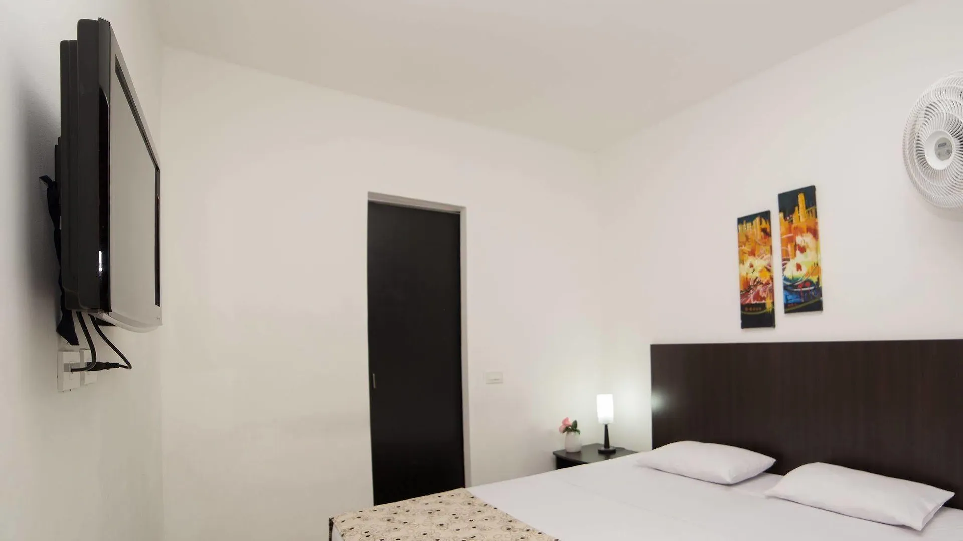 Hotel Lleras Suite Medellin 2*,