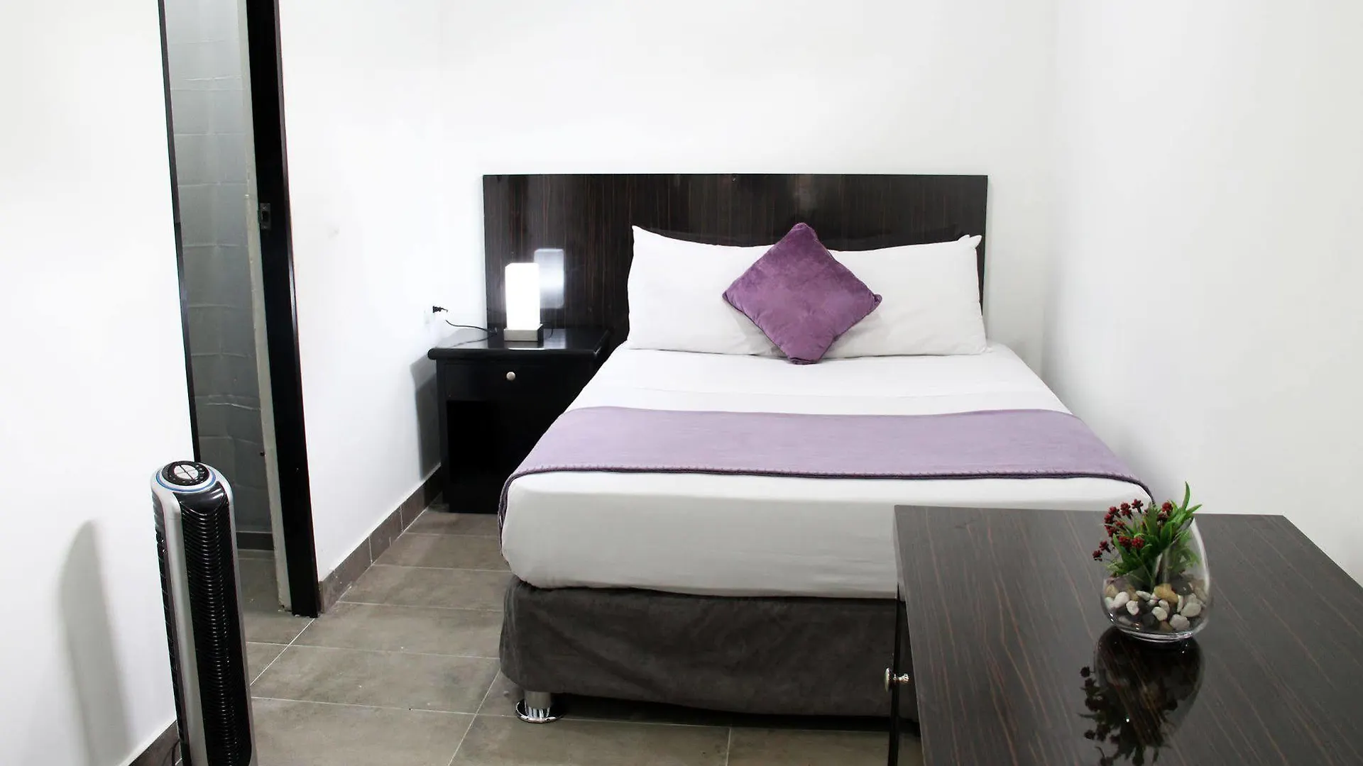 Hotel Lleras Suite Medellin 2*,  Colombia